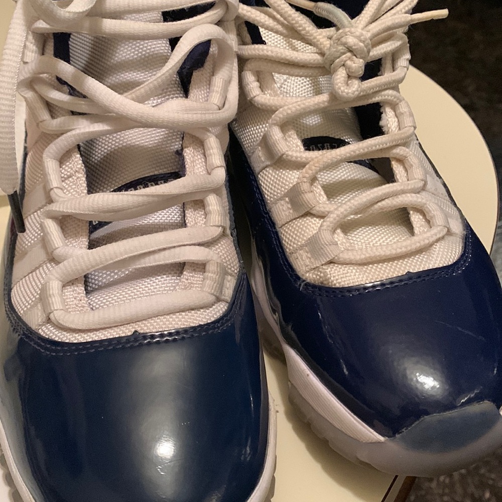 Jordan Retro Nike Air Mens sz7 insole on left missing sold as is